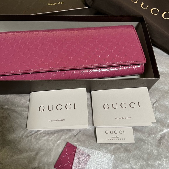 Gucci purse/clutch AUTHENTIC. Serial number 
D018362272 - Picture 2 of 7